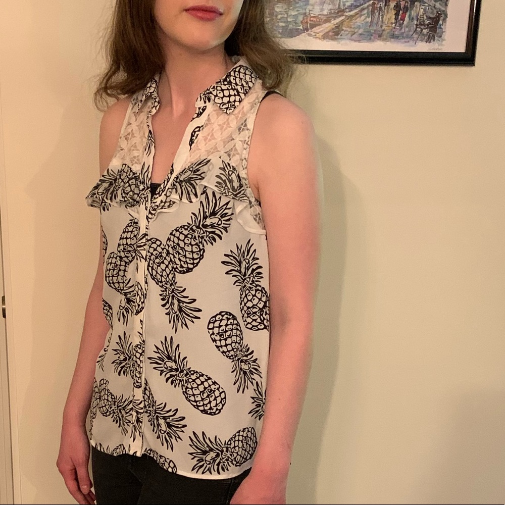 Black and white pineapple pattern blouse